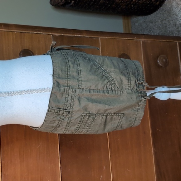 Old Navy Army GREEN Khaki Shorts Sits below Waist SZ8 - Picture 9 of 11